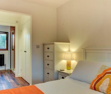 4 bedroom detached house to rent - Photo 3