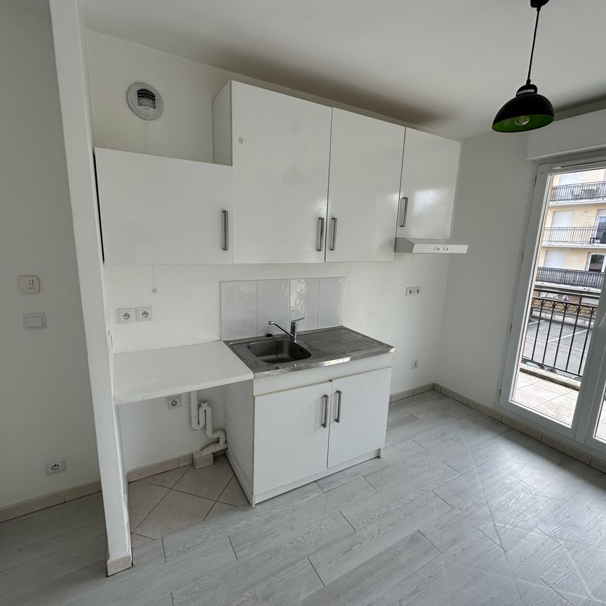 Location Appartement 1 pièce 30m² PONTAULT COMBAULT 77340 - Photo 1