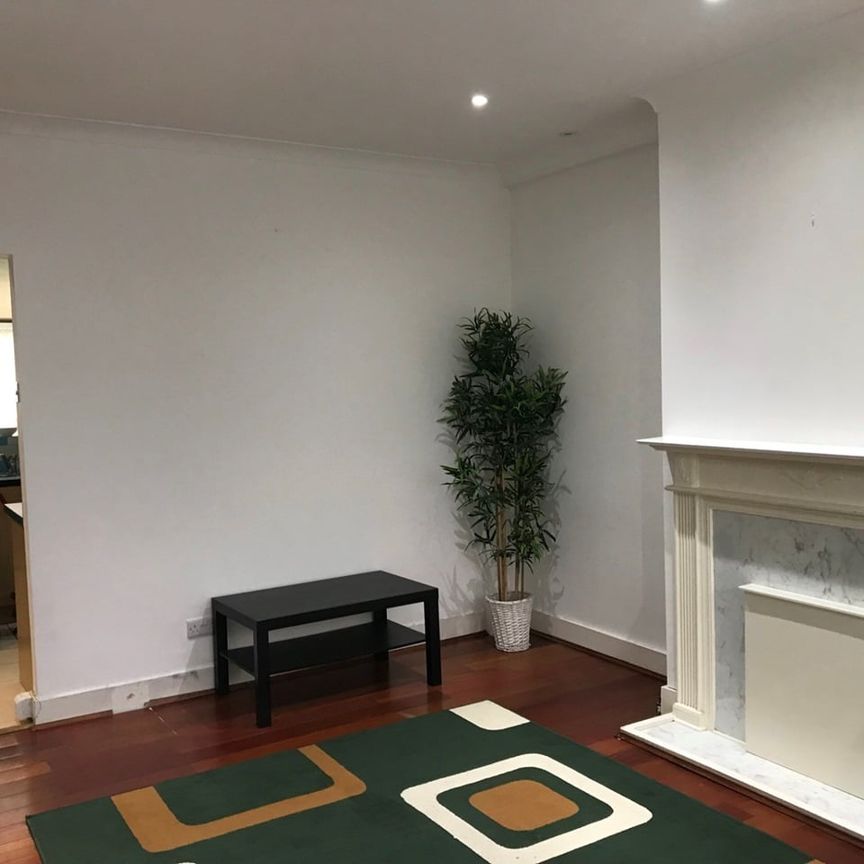 3 Bed Semi-Detached House, Sibthorpe Road, SE12 - Photo 1