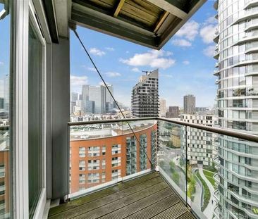 New Providence Wharf, Fairmont Ave, E14 - Photo 1