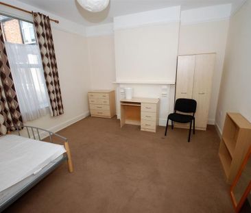 6 bedroom house to rent - Photo 4