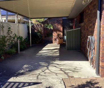 2-bedroom shared duplex, Sunset Blvd - Photo 3