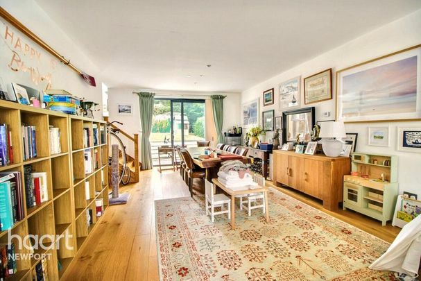 4 bedroom detached house to rent - Photo 1