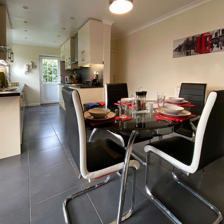 🚨Walking Distance To Cressex Business Park🚨 - Photo 4