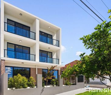 Comfortable Kingsford Living with Excellent Convenience - Photo 6