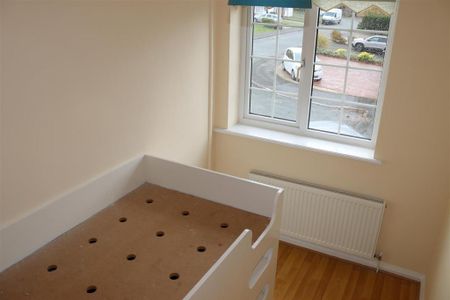 3 bedroom link detached house to rent - Photo 4