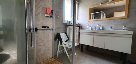 Location Maison 7 pièces 286m² CHAMALIERES 63400 - Photo 2