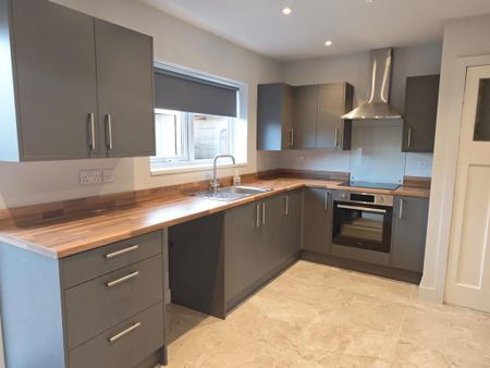 3 bedroom semi-detached house to rent - Photo 2