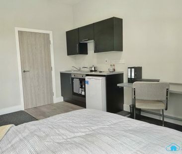 Studio to rent - Photo 6