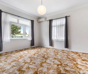 Spacious Family Home with Expansive Outdoor Living - Photo 5