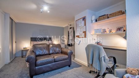 Studio Flat, 2 Manor Terrace, Leeds, LS6 1BU - Photo 4