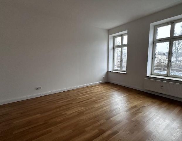 Traumhafte Denkmal-Wohnung mit Lift, Balkon, Parkett, Design Bad - Photo 1