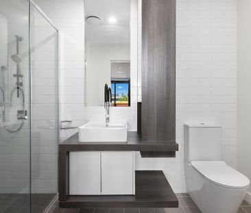 Close to it all - Photo 5