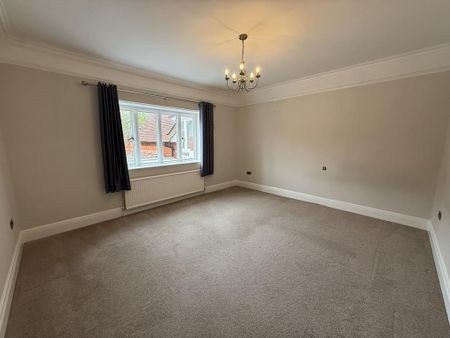 4 bedroom apartment to rent - Photo 3