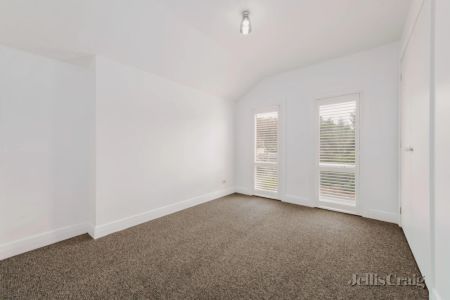 4 Bed, 1 Bath - Photo 3