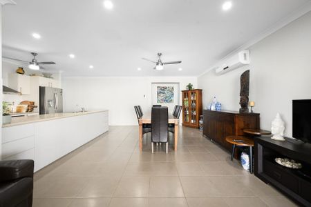 7 Lowe Court, Maudsland QLD 4210 - House For Rent | Domain - Photo 2