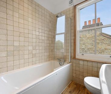 3 bedroom flat to rent - Photo 3