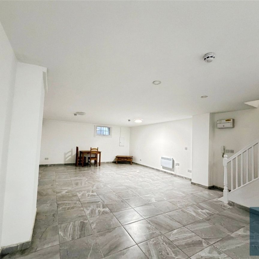 Cross Church Street, Town Centre, Huddersfield, HD1 - Photo 1