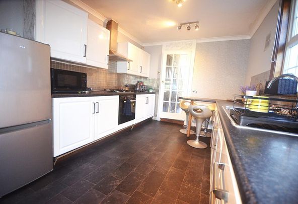 3 bedroom terraced house to rent - Photo 1