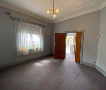 SPACIOUS 1 BEDROOM UNIT - Photo 4