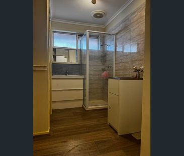 Modern Comfort Meets Convenience – 3-Bedroom Unit in Central Dandenong - Photo 6