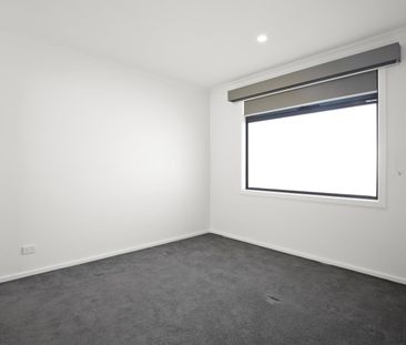 1/8 Satelburg Court, Heidelberg West VIC 3081 - Townhouse For Rent ... - Photo 2