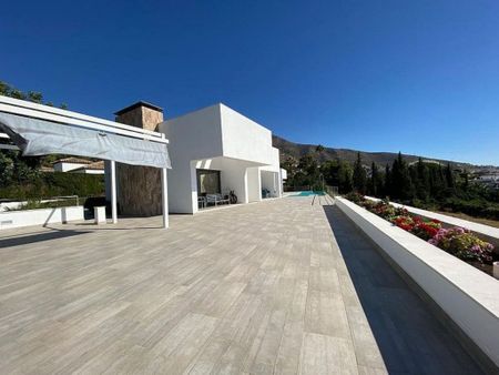 3 room luxury Detached House for rent in Benalmádena, Spain - Photo 3