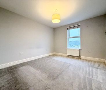 4 bedroom terraced house to rent - Photo 6