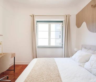 Rua da Palmeira, Lisbon, Lisbon 1200-219 - Photo 4