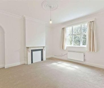 Oatlands Chase, Weybridge, Surrey, KT13 - Photo 3