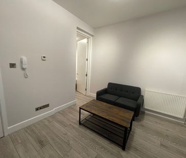 1 Bed Flat, High Street, W3 - Photo 2
