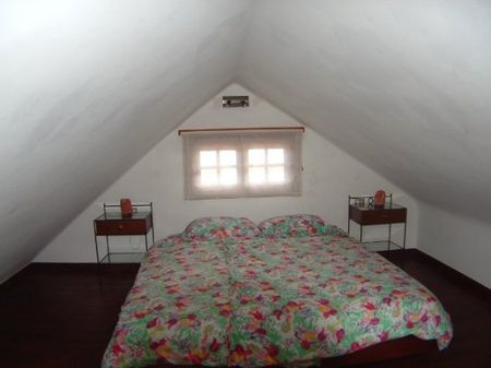 Se alquila por temporadas, fantástico ático abuhardillado en zona inmejorable - Photo 3