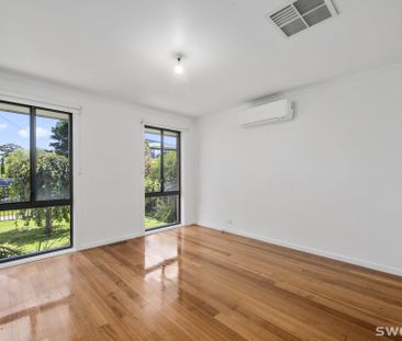 Spacious three bedroom home in quiet and convenient location - Photo 4