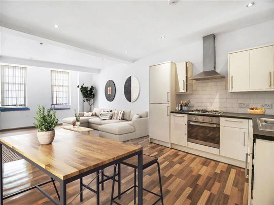 2 bedroom flat to rent - Photo 1