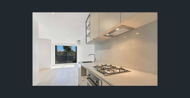 A property that has it all in Parkville! - Photo 1