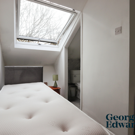 1 bedroom in a house share to rent - Photo 3