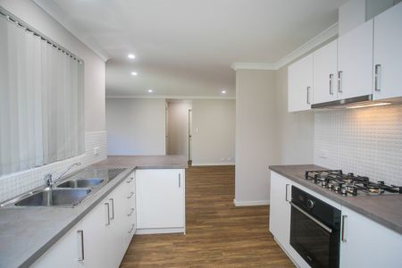 Modern House in Prime Location - Photo 4