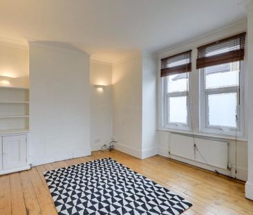 3 bedroom end of terrace house to rent - Photo 3