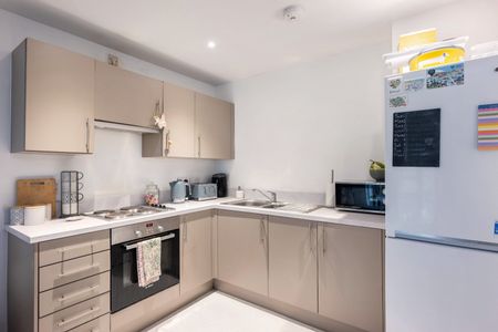 2 bedroom apartment to rent - Photo 4