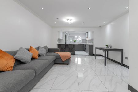 Southwood Close, Worcester Park - Photo 2