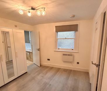 1 Bed Flat, Battersea Rise, SW11 - Photo 3