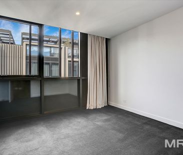 11/10 Boundary Street, South Melbourne - Photo 6