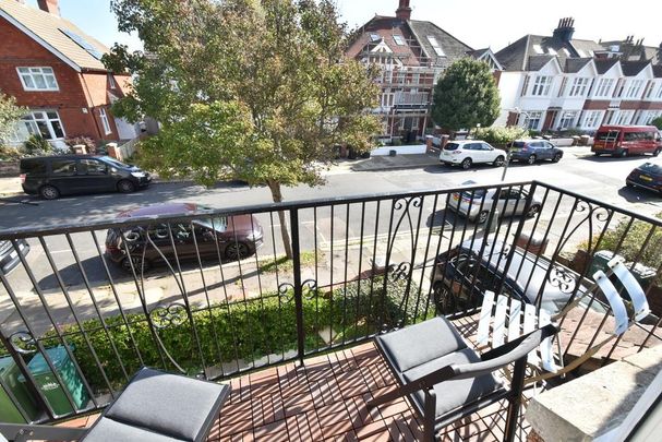 3 bedroom apartment to rent - Photo 1