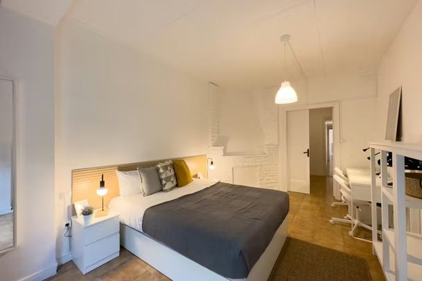 Carrer de Descartes, Barcelona, Catalonia 08006 - Photo 1