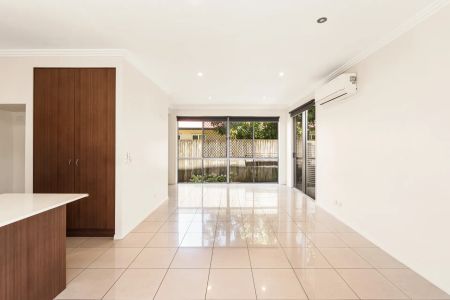 Townhouse Living in a Quiet Zillmere Street - Photo 2