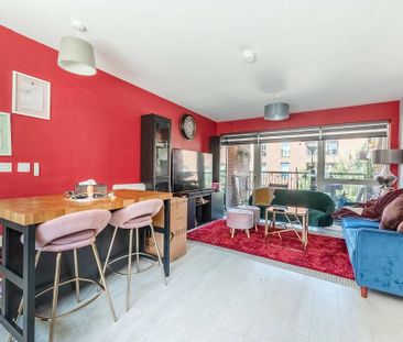 2 bedroom flat to rent - Photo 2