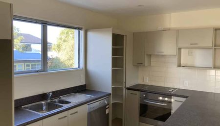 Addington Townhouse - Photo 4