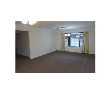 3 Bedroom Home with Salt Water Pool & Double Garage - Photo 4