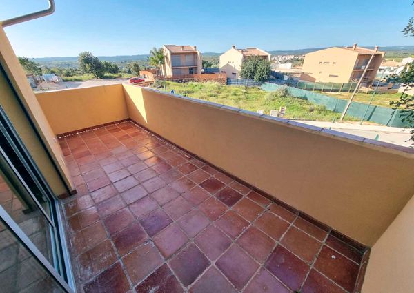 Moradia T3 Duplex para Arrendamento Anual em Algoz