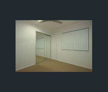 Three bedroom home with double garage - Photo 6